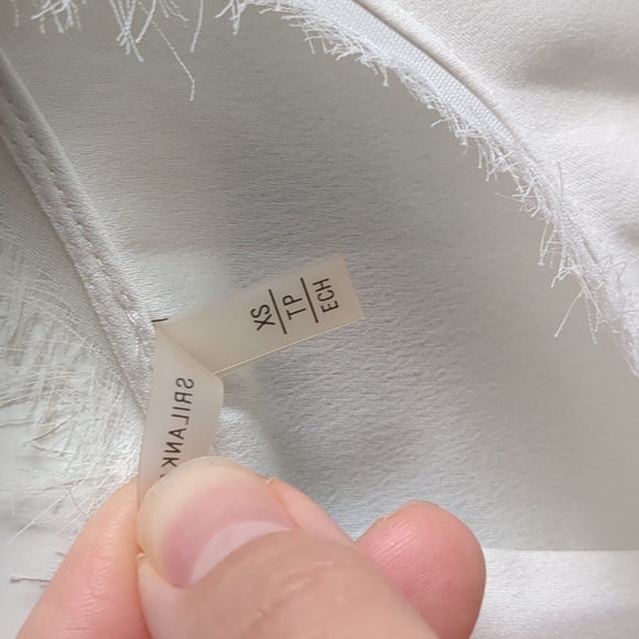 Tahari color block shell with neck detail, black and white, XS - Picture 2 of 5